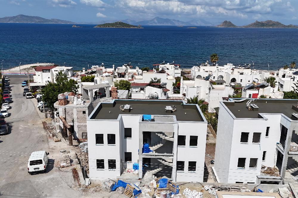 Bodrum Turgutreis Yalı Mevkii Satılık Denize Sıfır Havuzlu Site İçinde Yeni Daire ve Dubleksler