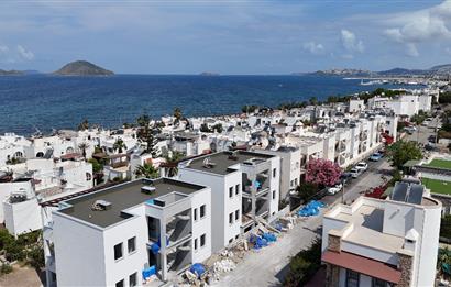 Bodrum Turgutreis Yalı Mevkii Satılık Denize Sıfır Havuzlu Site İçinde Yeni Daire ve Dubleksler