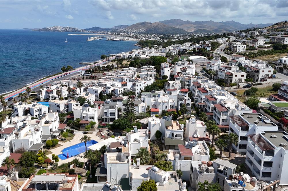 Bodrum Turgutreis Yalı Mevkii Satılık Denize Sıfır Havuzlu Site İçinde Yeni Daire ve Dubleksler