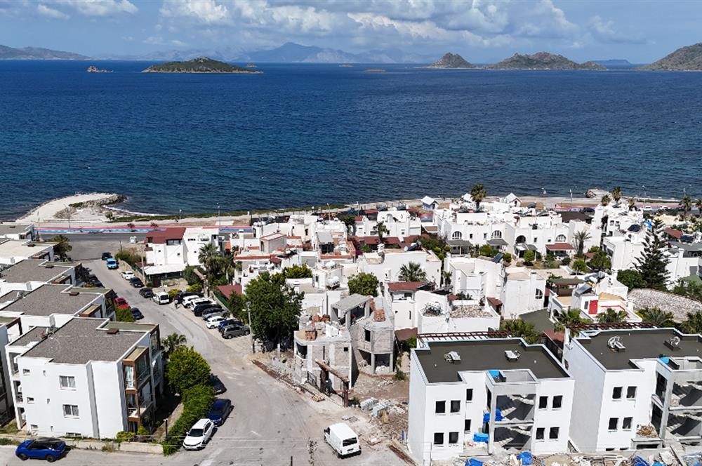 Bodrum Turgutreis Yalı Mevkii Satılık Denize Sıfır Havuzlu Site İçinde Yeni Daire ve Dubleksler