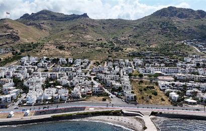 Bodrum Turgutreis Yalı Mevkii Satılık Denize Sıfır Havuzlu Site İçinde Yeni Daire ve Dubleksler