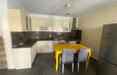 Eskiçeşme Yüzme Havuzlu Butik Site de Tripleks Villa
