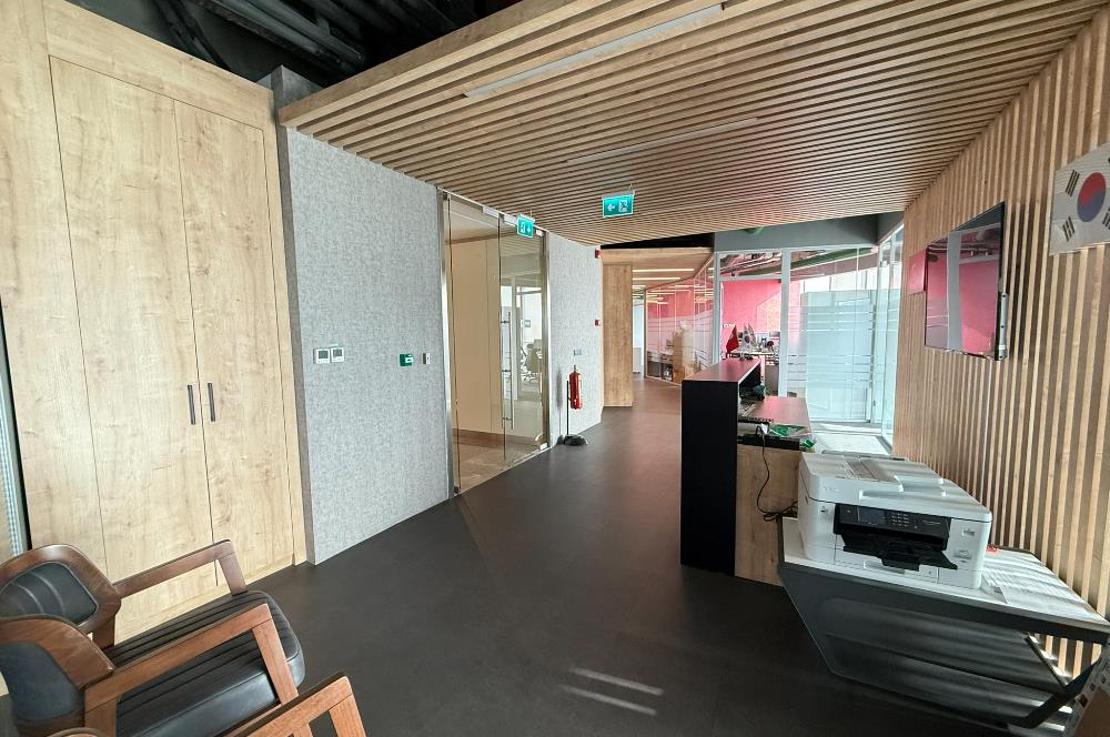 Maslak Kiralık Ofis Spine Tower 650m2 Boğaz Manzaralı Şık Ofis
