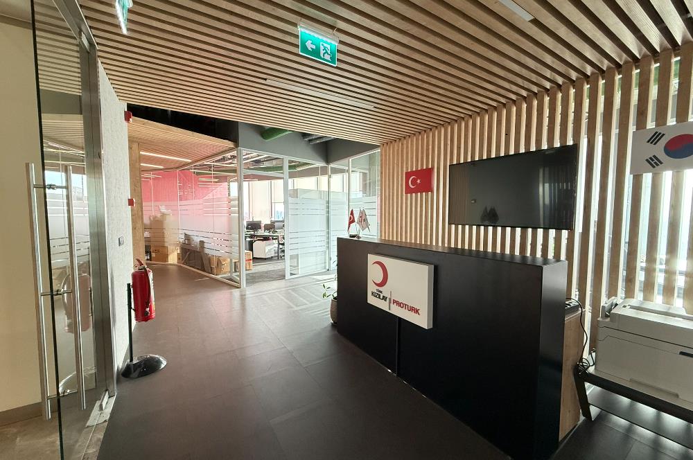 Maslak Kiralık Ofis Spine Tower 650m2 Boğaz Manzaralı Şık Ofis