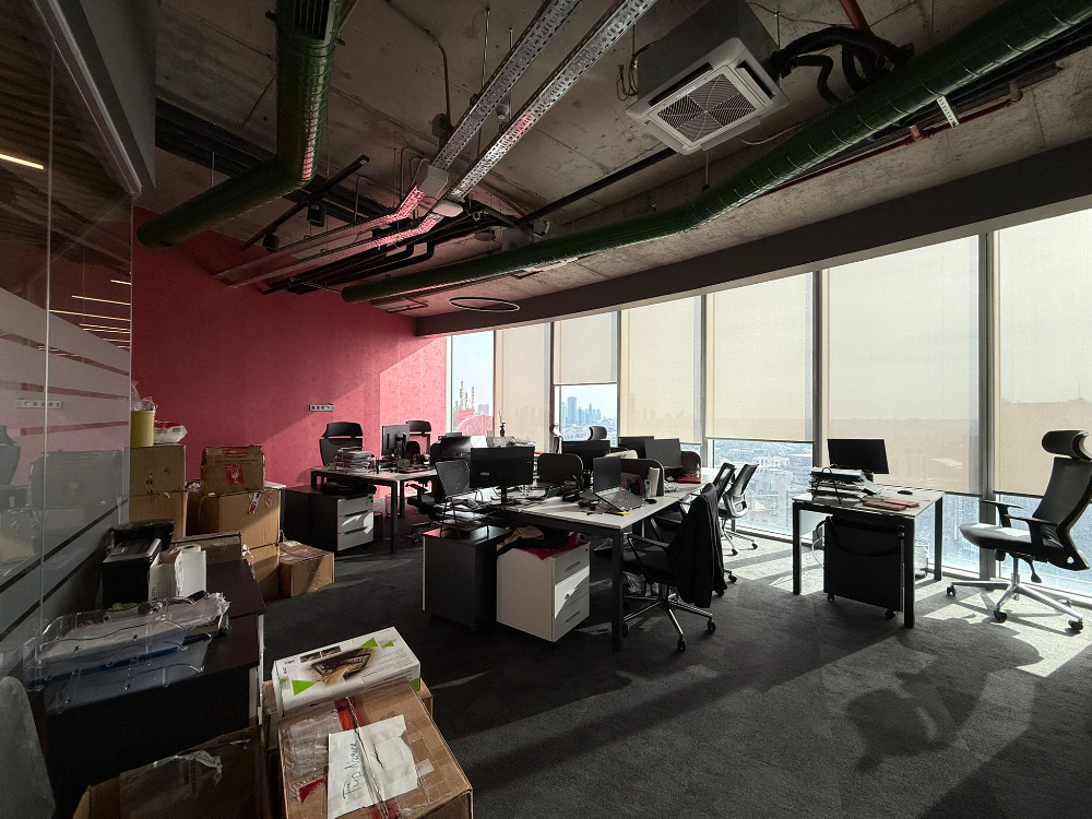 Maslak Kiralık Ofis Spine Tower 650m2 Boğaz Manzaralı Şık Ofis