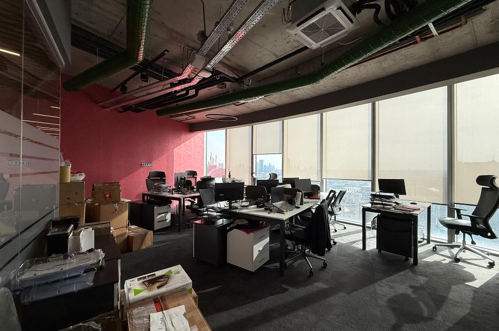 Maslak Kiralık Ofis Spine Tower 650m2 Boğaz Manzaralı Şık Ofis