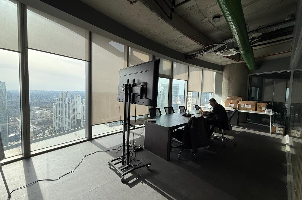 Maslak Kiralık Ofis Spine Tower 650m2 Boğaz Manzaralı Şık Ofis