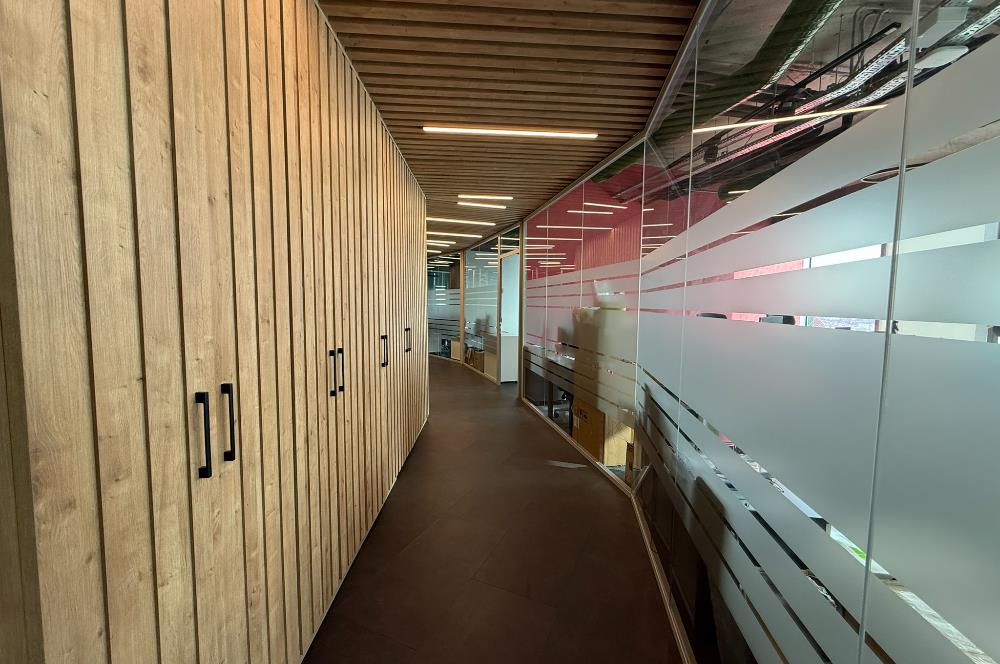 Maslak Kiralık Ofis Spine Tower 650m2 Boğaz Manzaralı Şık Ofis