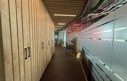 Maslak Kiralık Ofis Spine Tower 650m2 Boğaz Manzaralı Şık Ofis