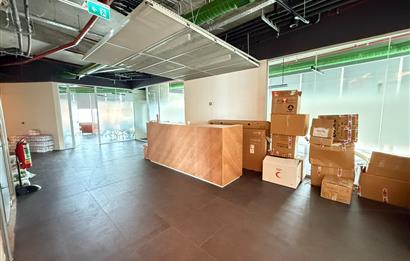 Maslak Kiralık Ofis Spine Tower 650m2 Boğaz Manzaralı Şık Ofis