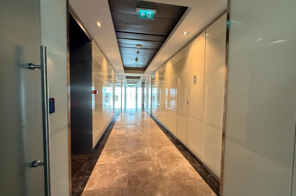 Maslak Kiralık Ofis Spine Tower 650m2 Boğaz Manzaralı Şık Ofis