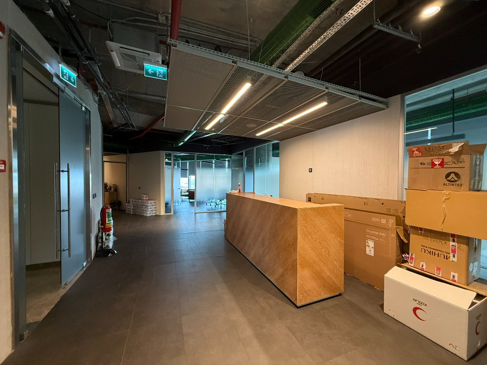 Maslak Kiralık Ofis Spine Tower 650m2 Boğaz Manzaralı Şık Ofis