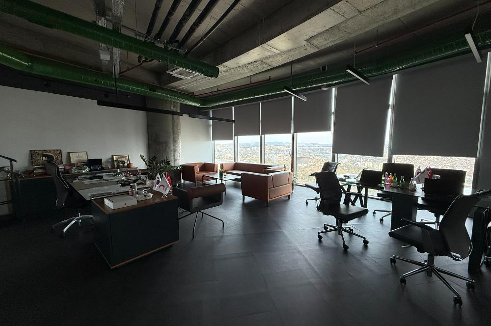 Maslak Kiralık Ofis Spine Tower 650m2 Boğaz Manzaralı Şık Ofis