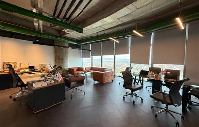 Maslak Kiralık Ofis Spine Tower 650m2 Boğaz Manzaralı Şık Ofis