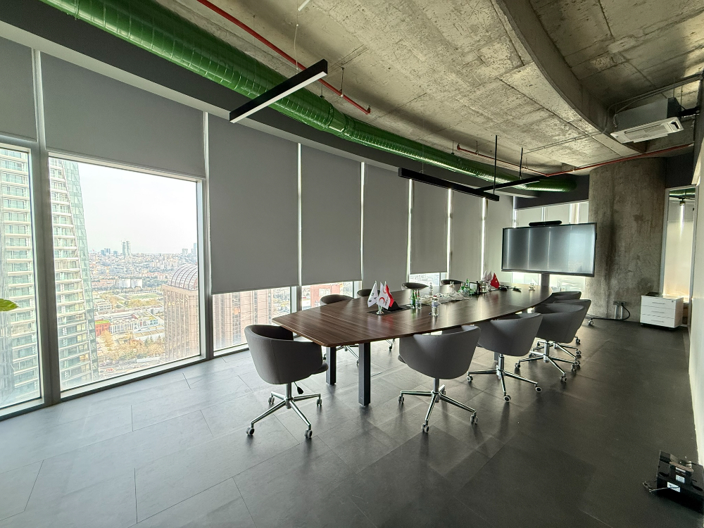Maslak Kiralık Ofis Spine Tower 650m2 Boğaz Manzaralı Şık Ofis
