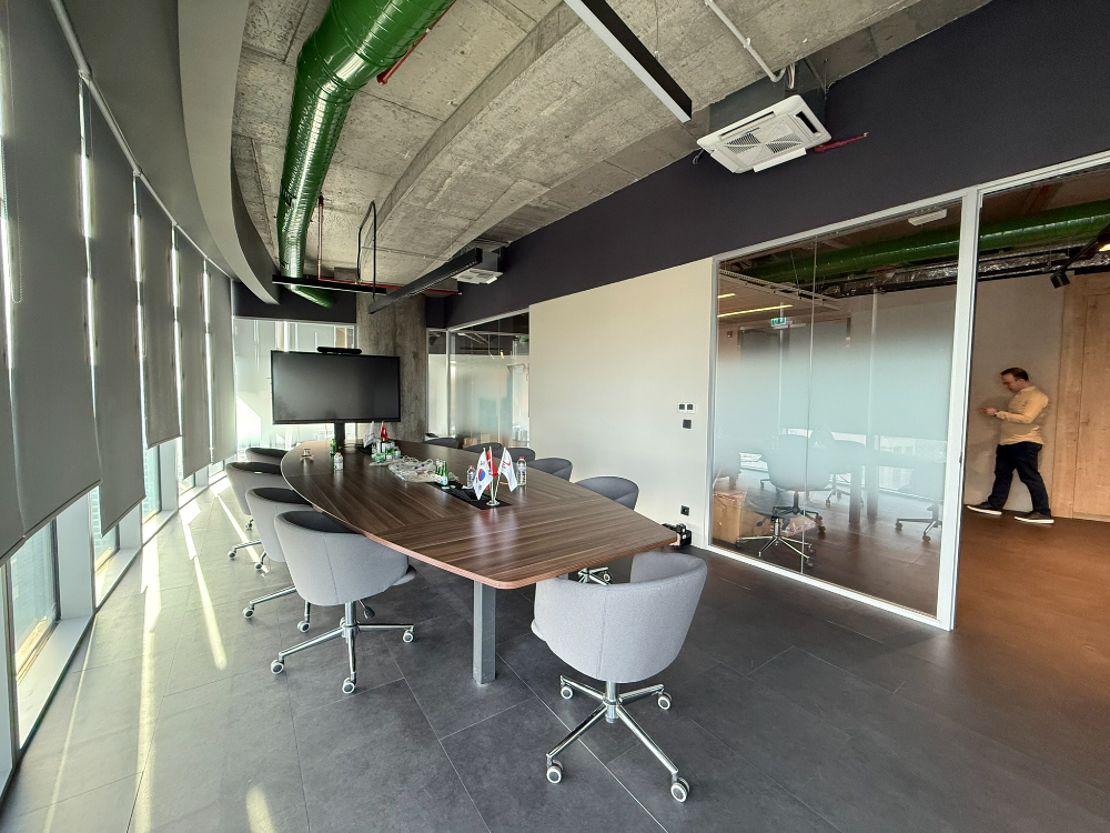 Maslak Kiralık Ofis Spine Tower 650m2 Boğaz Manzaralı Şık Ofis