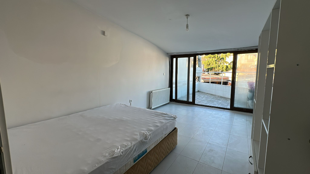 BEŞİKTAŞ ÇARŞI İÇİNDE TERASLI 1+0 EŞYALI KİRALIK DAİRE