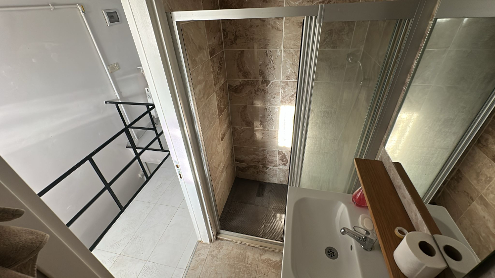 BEŞİKTAŞ ÇARŞI İÇİNDE TERASLI 1+0 EŞYALI KİRALIK DAİRE