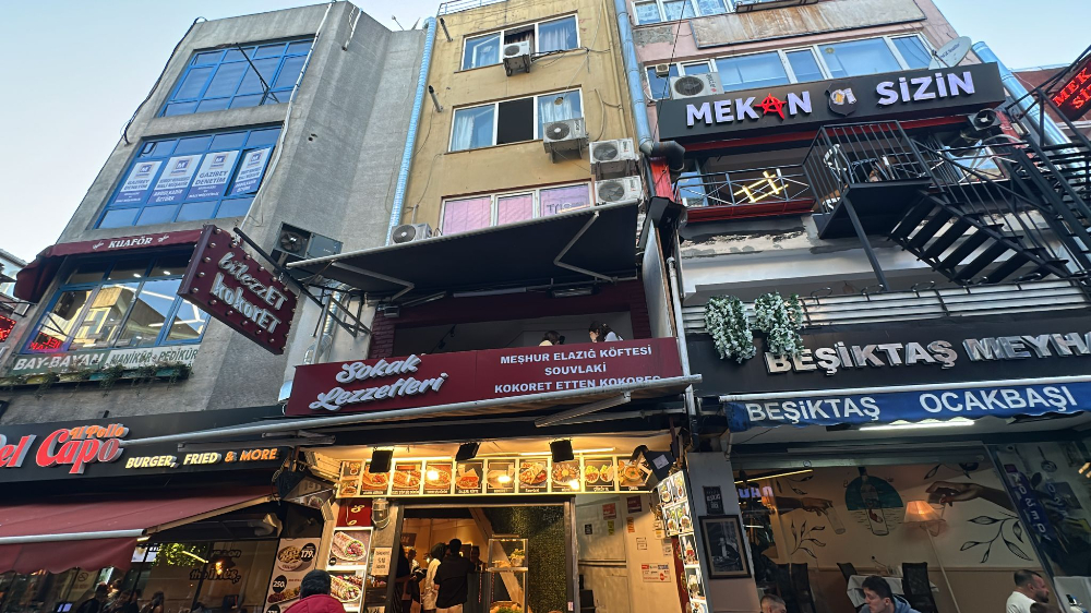 BEŞİKTAŞ ÇARŞI İÇİNDE TERASLI 1+0 EŞYALI KİRALIK DAİRE