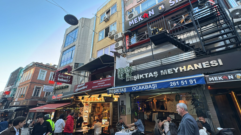 BEŞİKTAŞ ÇARŞI İÇİNDE TERASLI 1+0 EŞYALI KİRALIK DAİRE