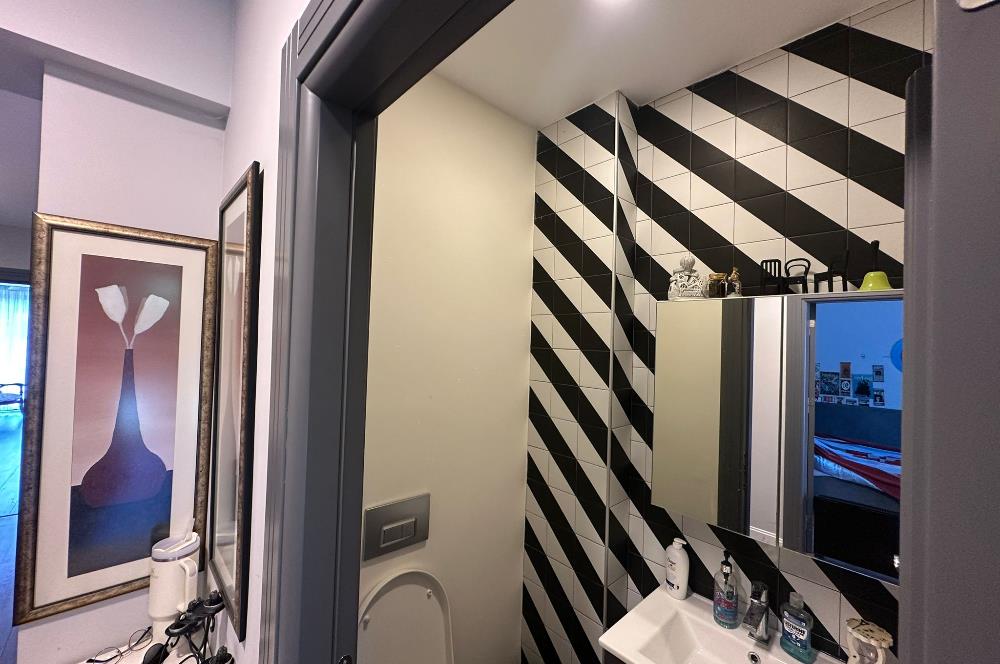 Zekeriyaköy Merkezde Site İçinde Havuzlu 5+1 Satılık Villa