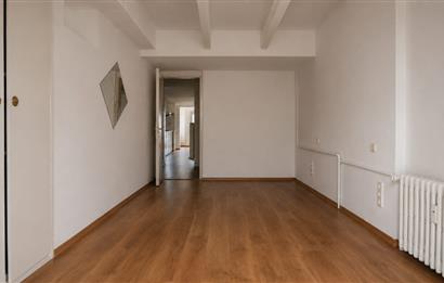 NİŞANTAŞIN'DA ÇİFT TERASLI KİRALIK 1+1 DAİRE