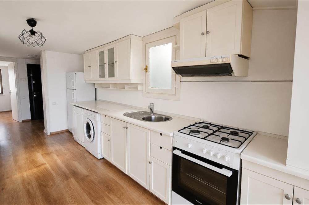 NİŞANTAŞIN'DA ÇİFT TERASLI KİRALIK 1+1 DAİRE
