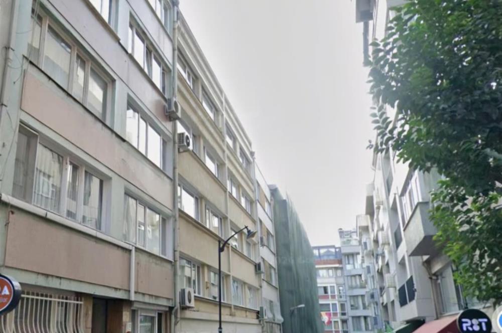 NİŞANTAŞIN'DA ÇİFT TERASLI KİRALIK 1+1 DAİRE