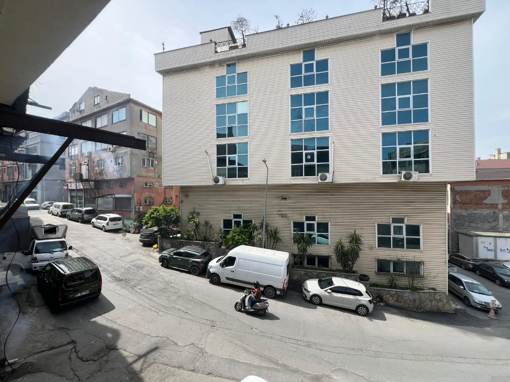 Kağıthabede Komple Satılık Bina Yüksek Kira Getirili