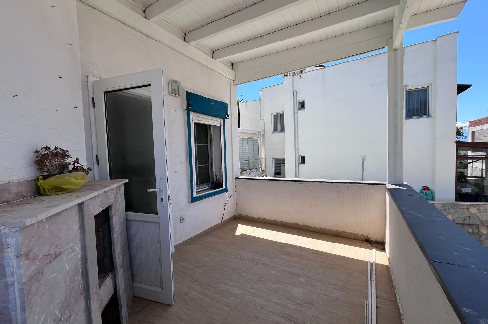 Turgutreis Yalı'da Denize Sıfır Sitede Satılık Tripleks Daire
