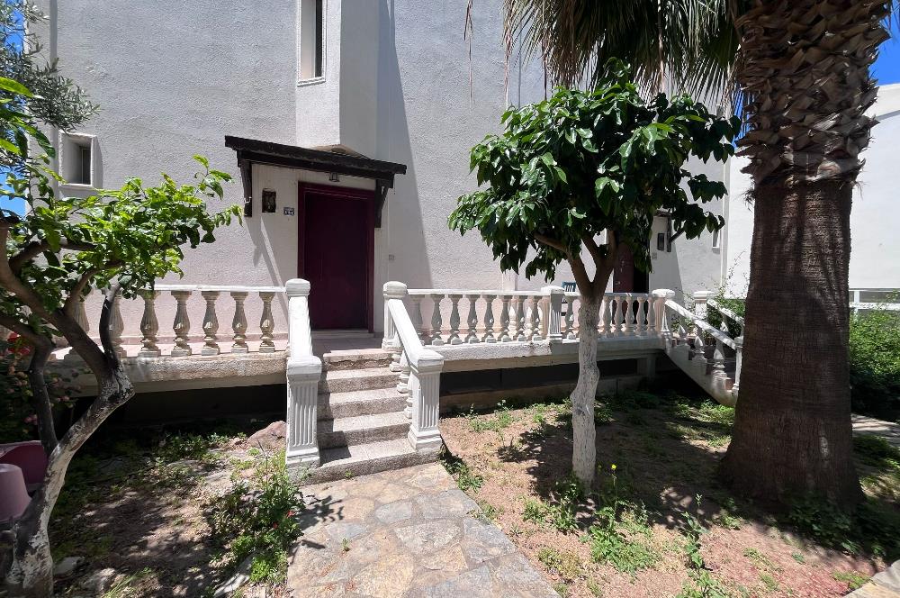 Turgutreis Yalı'da Denize Sıfır Sitede Satılık Tripleks Daire