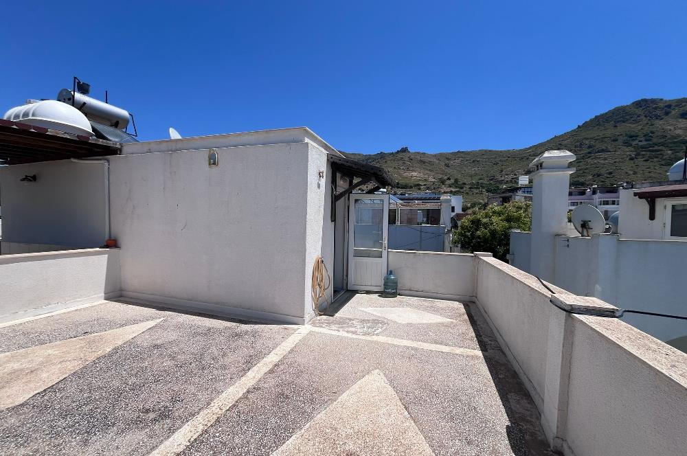 Turgutreis Yalı'da Denize Sıfır Sitede Satılık Tripleks Daire