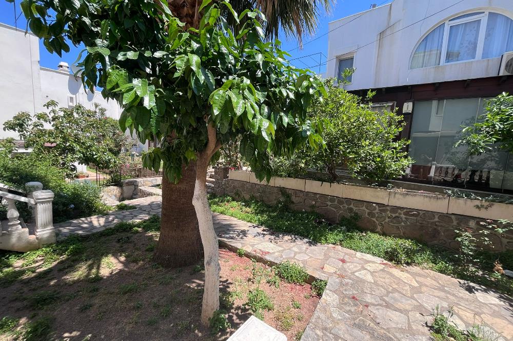 Turgutreis Yalı'da Denize Sıfır Sitede Satılık Tripleks Daire