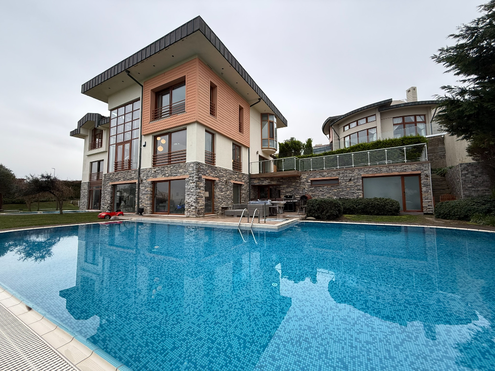 Marenegro Villaları 8+2 Büyük Tip Denize Sıfır Lüks Villa
