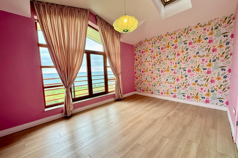 Marenegro Villaları 8+2 Büyük Tip Denize Sıfır Lüks Villa