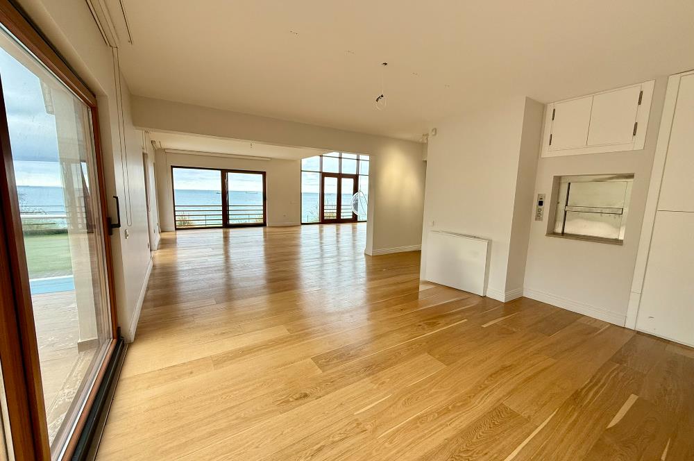 Marenegro Villaları 8+2 Büyük Tip Denize Sıfır Lüks Villa