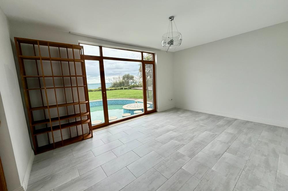Marenegro Villaları 8+2 Büyük Tip Denize Sıfır Lüks Villa