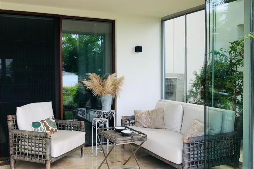 Bodrum Yalıkavak’ta Gerçek Denize Sıfır Lüks Bahçe Dubleksi | Özel Plajlı Magic Rock Sitesi