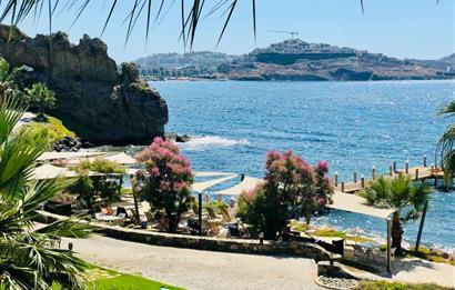Bodrum Yalıkavak’ta Gerçek Denize Sıfır Lüks Bahçe Dubleksi | Özel Plajlı Magic Rock Sitesi