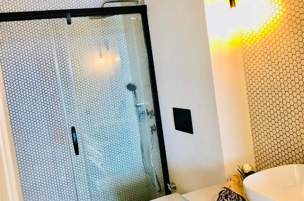 Bodrum Yalıkavak’ta Gerçek Denize Sıfır Lüks Bahçe Dubleksi | Özel Plajlı Magic Rock Sitesi