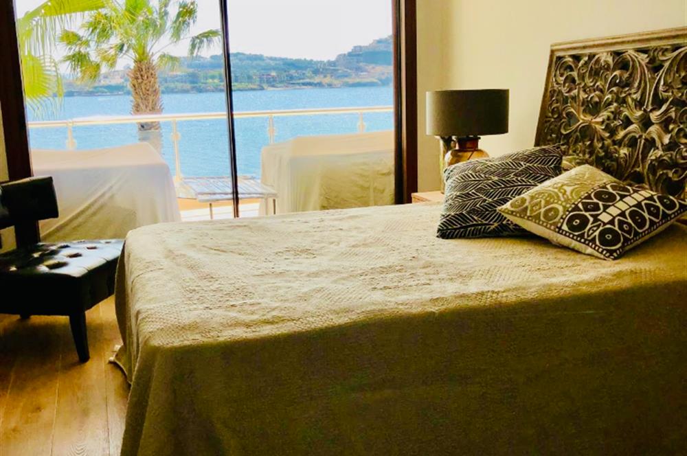 Bodrum Yalıkavak’ta Gerçek Denize Sıfır Lüks Bahçe Dubleksi | Özel Plajlı Magic Rock Sitesi