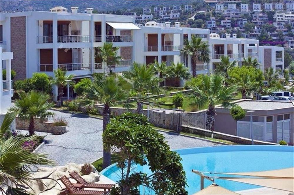 Bodrum Yalıkavak’ta Gerçek Denize Sıfır Lüks Bahçe Dubleksi | Özel Plajlı Magic Rock Sitesi