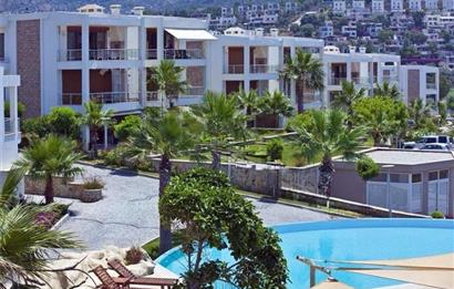 Bodrum Yalıkavak’ta Gerçek Denize Sıfır Lüks Bahçe Dubleksi | Özel Plajlı Magic Rock Sitesi