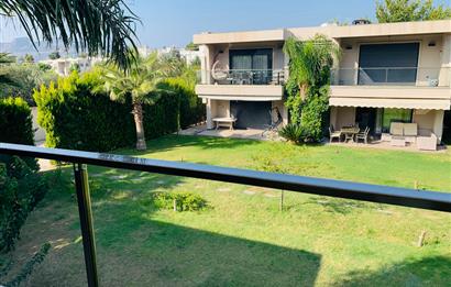 Bodrum Türkbükü Sezonluk Kiralık Daire | Plajlara Düz Ayak Yürüme Mesafesinde Lüks Site Yaşamı