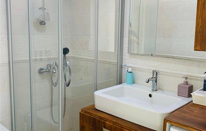 Bodrum Türkbükü Sezonluk Kiralık Daire | Plajlara Düz Ayak Yürüme Mesafesinde Lüks Site Yaşamı
