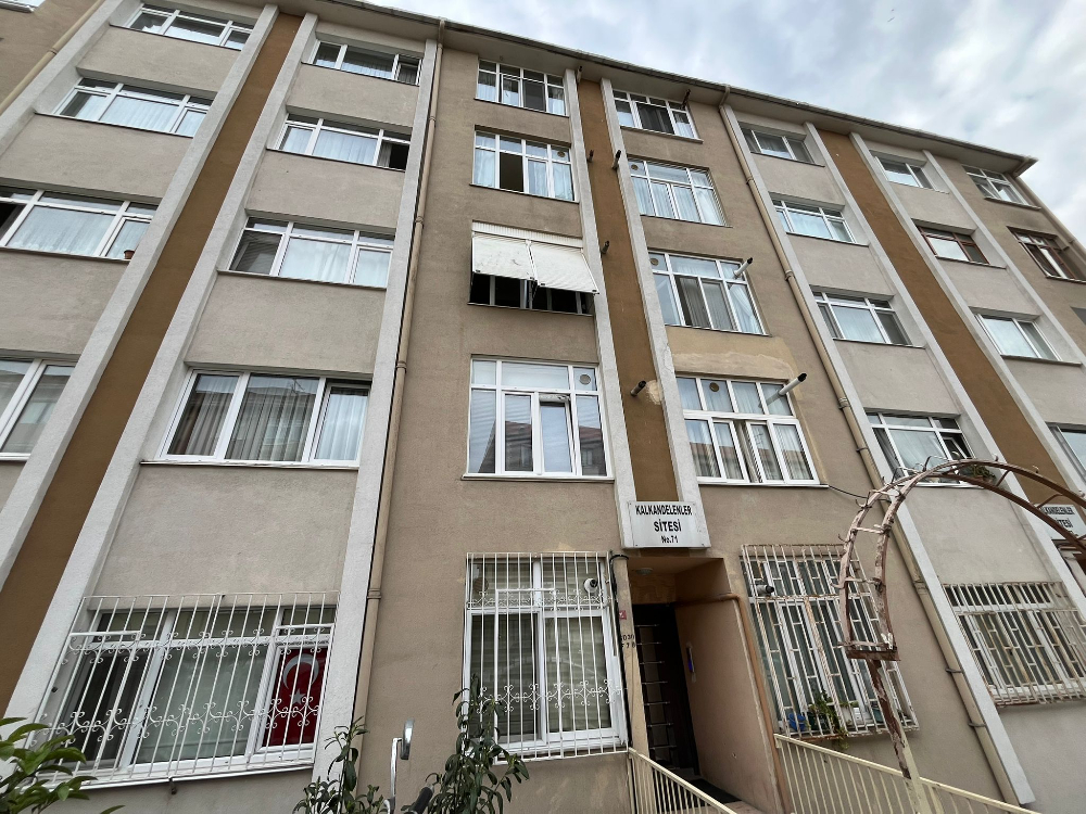 Eyüp Akşemsettin Satılık 2+1 Geniş Ferah Fırsat Daire