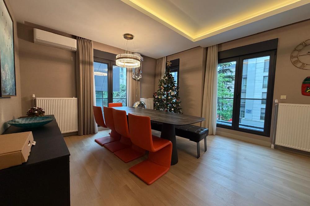 ÖMERPAŞA SOKAK'TA 3+1 120M2 NET KATTA TEK EŞYALI KİRALIK DAİRE