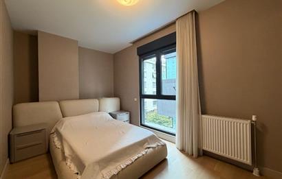 ÖMERPAŞA SOKAK'TA 3+1 120M2 NET KATTA TEK EŞYALI KİRALIK DAİRE