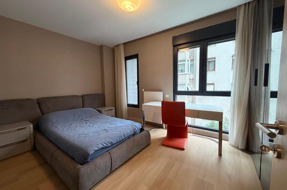 ÖMERPAŞA SOKAK'TA 3+1 120M2 NET KATTA TEK EŞYALI KİRALIK DAİRE