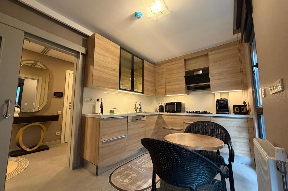 ÖMERPAŞA SOKAK'TA 3+1 120M2 NET KATTA TEK EŞYALI KİRALIK DAİRE